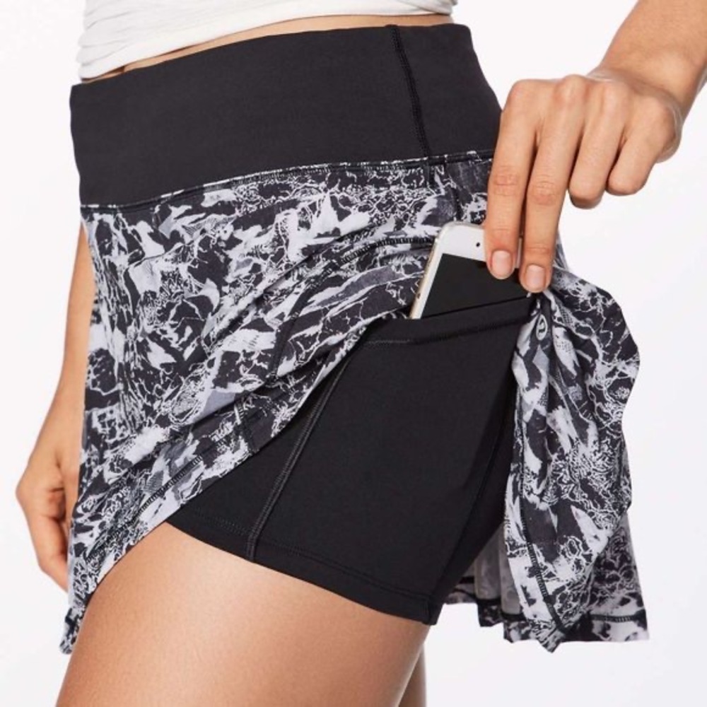 Lululemon Circuit Breaker Skirt (Tall)